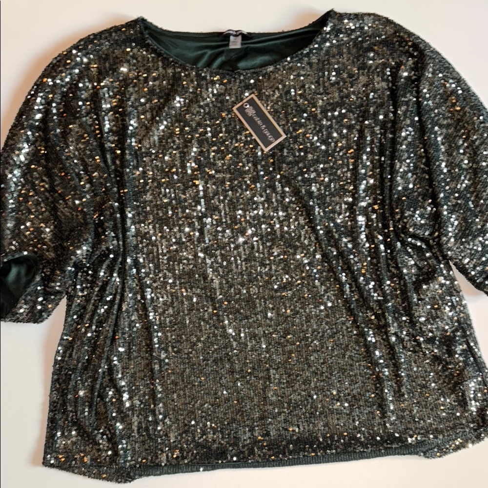 GREEN SEQUINS TOP 1X NWT SHORT SLEEVE PARTY TOP 1X Dark Green Sequins